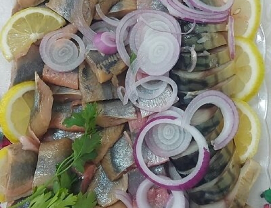 מגש דגים כבושים
